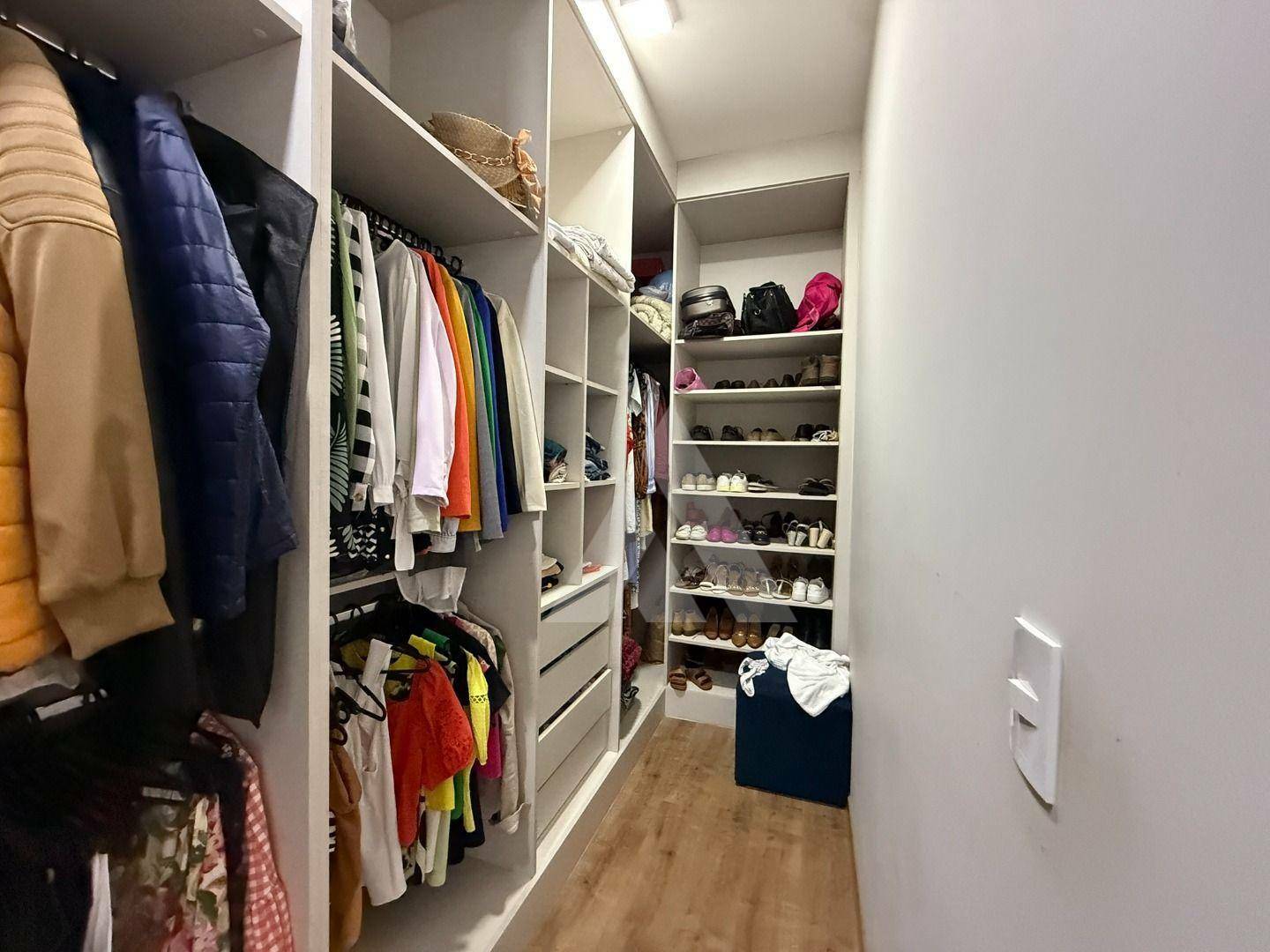 Casa à venda com 3 quartos, 180m² - Foto 8