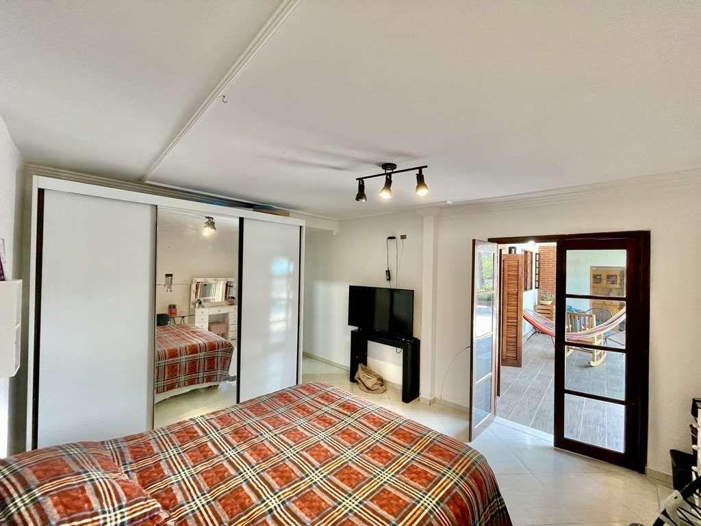 Casa à venda com 3 quartos, 280m² - Foto 15