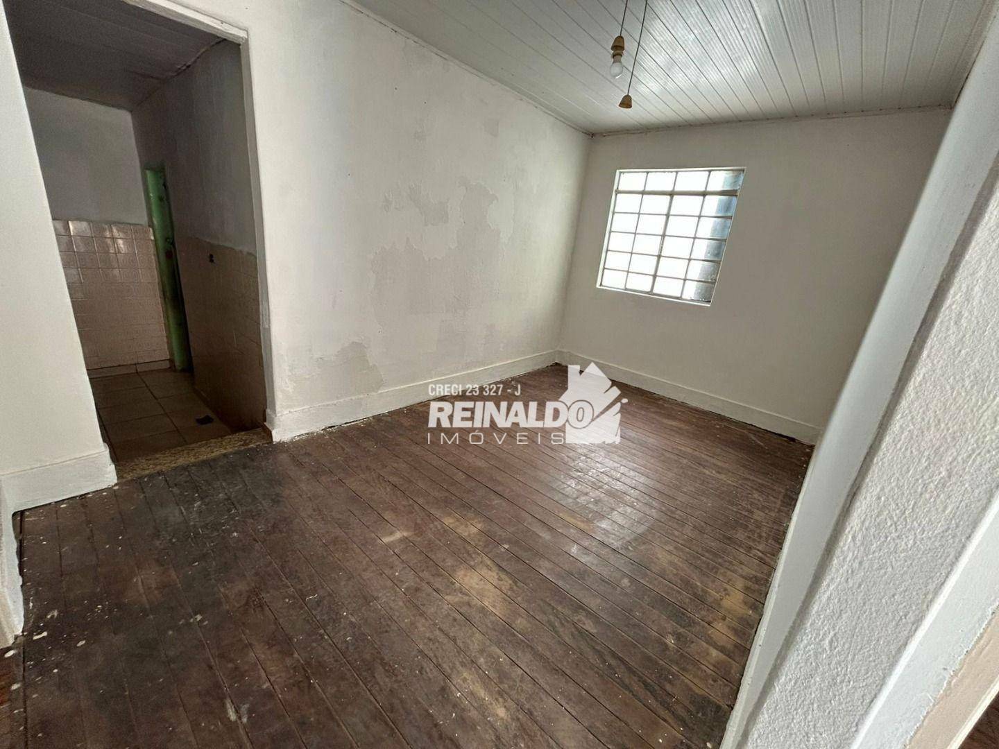 Casa à venda e aluguel com 3 quartos, 150m² - Foto 2