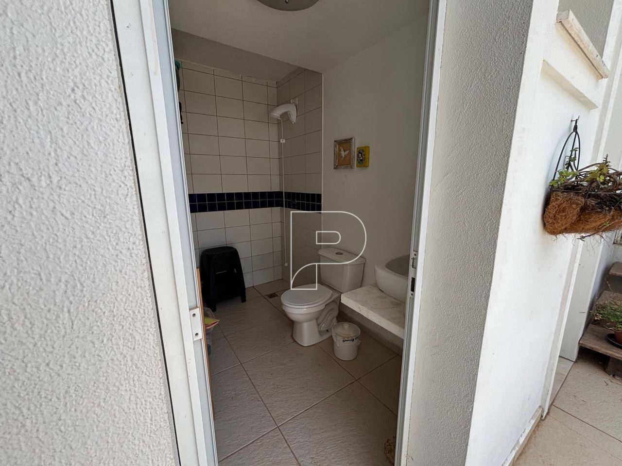 Casa de Condomínio à venda e aluguel com 3 quartos, 250m² - Foto 36