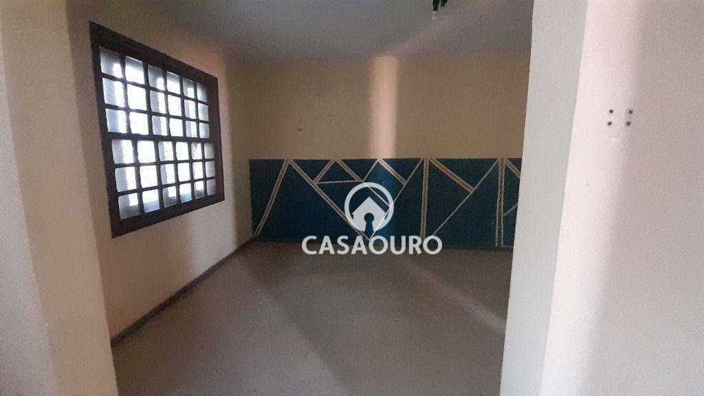 Casa à venda com 6 quartos, 400m² - Foto 20