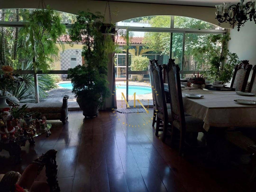 Casa à venda com 4 quartos, 350m² - Foto 26