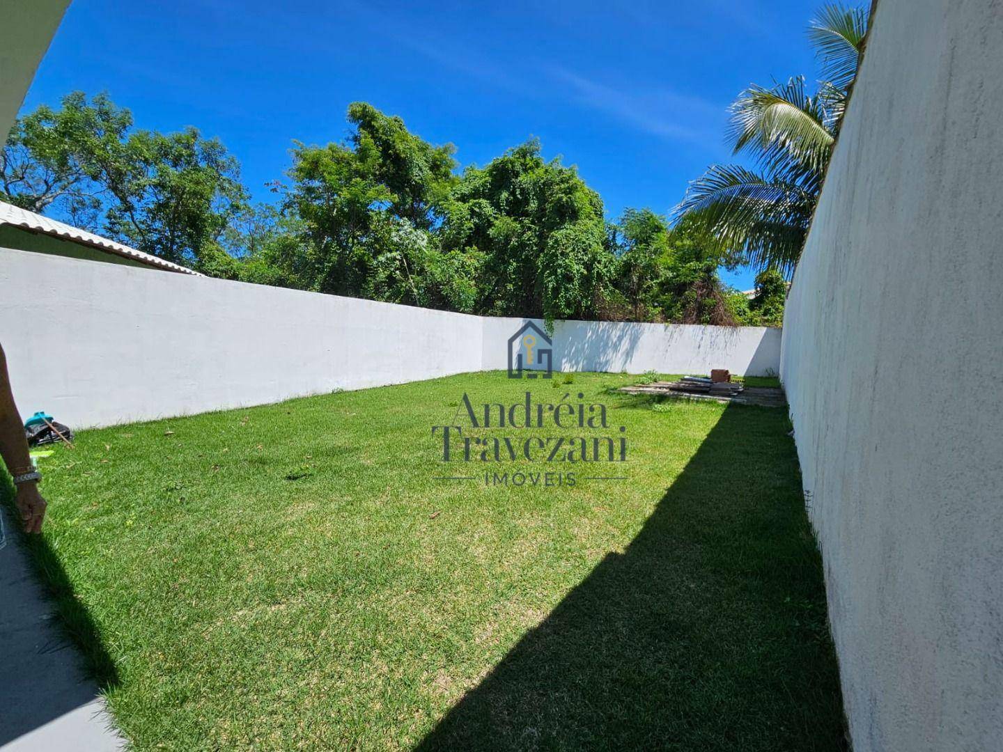 Casa à venda com 2 quartos, 60m² - Foto 4