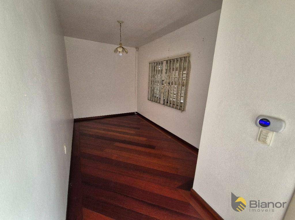 Casa à venda com 3 quartos, 160m² - Foto 3