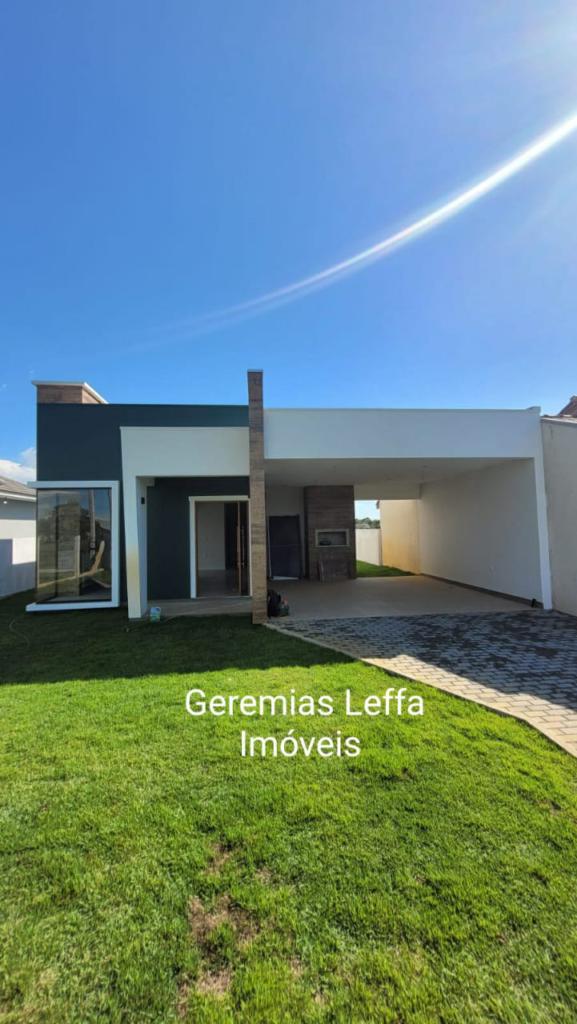 Casa à venda com 3 quartos, 117m² - Foto 1