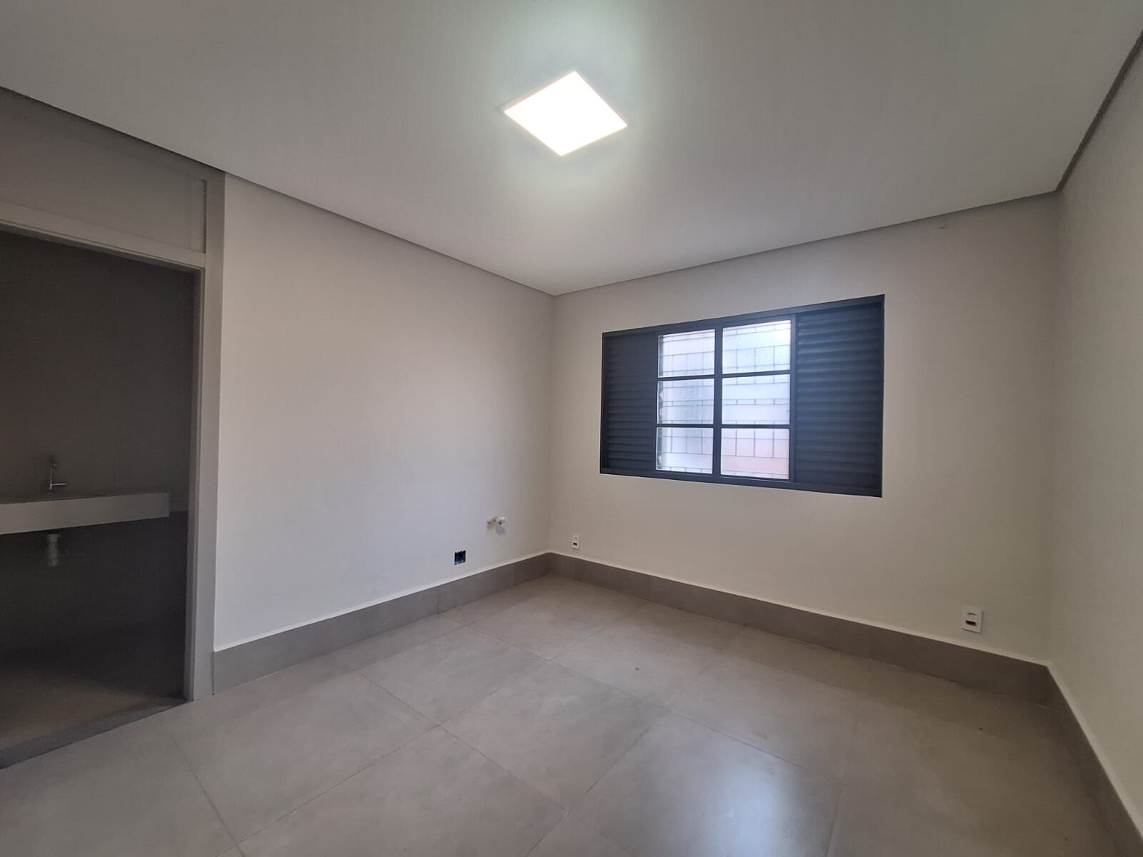 Depósito-Galpão-Armazém para alugar com 5 quartos, 330m² - Foto 16