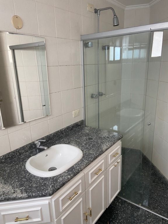 Apartamento para alugar com 5 quartos, 240m² - Foto 14