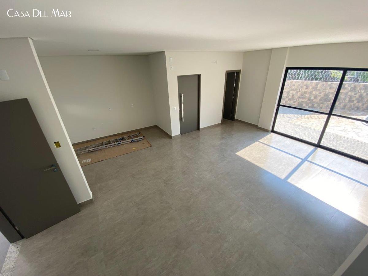 Casa à venda com 3 quartos, 220m² - Foto 16