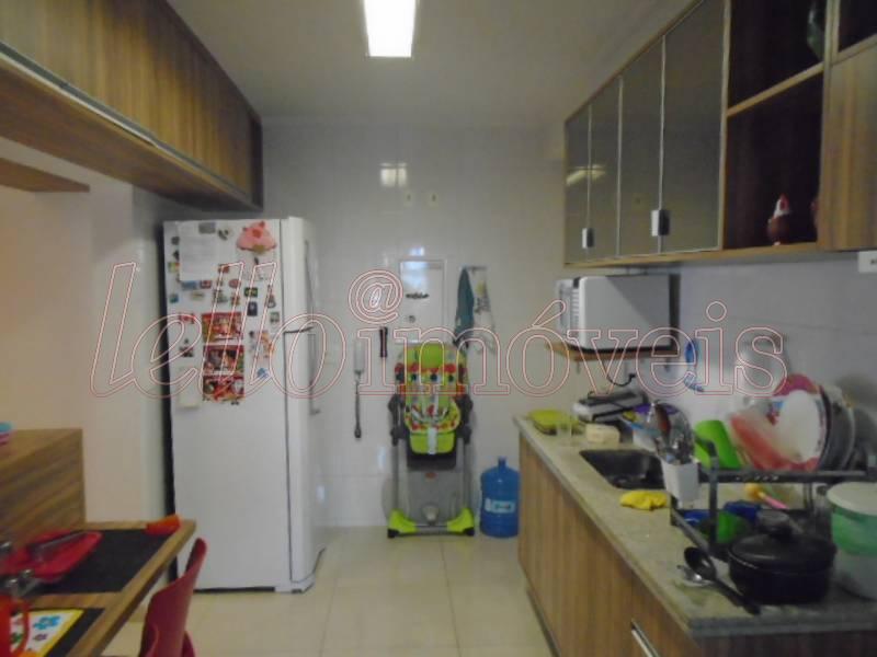 Apartamento para alugar com 3 quartos, 110m² - Foto 14