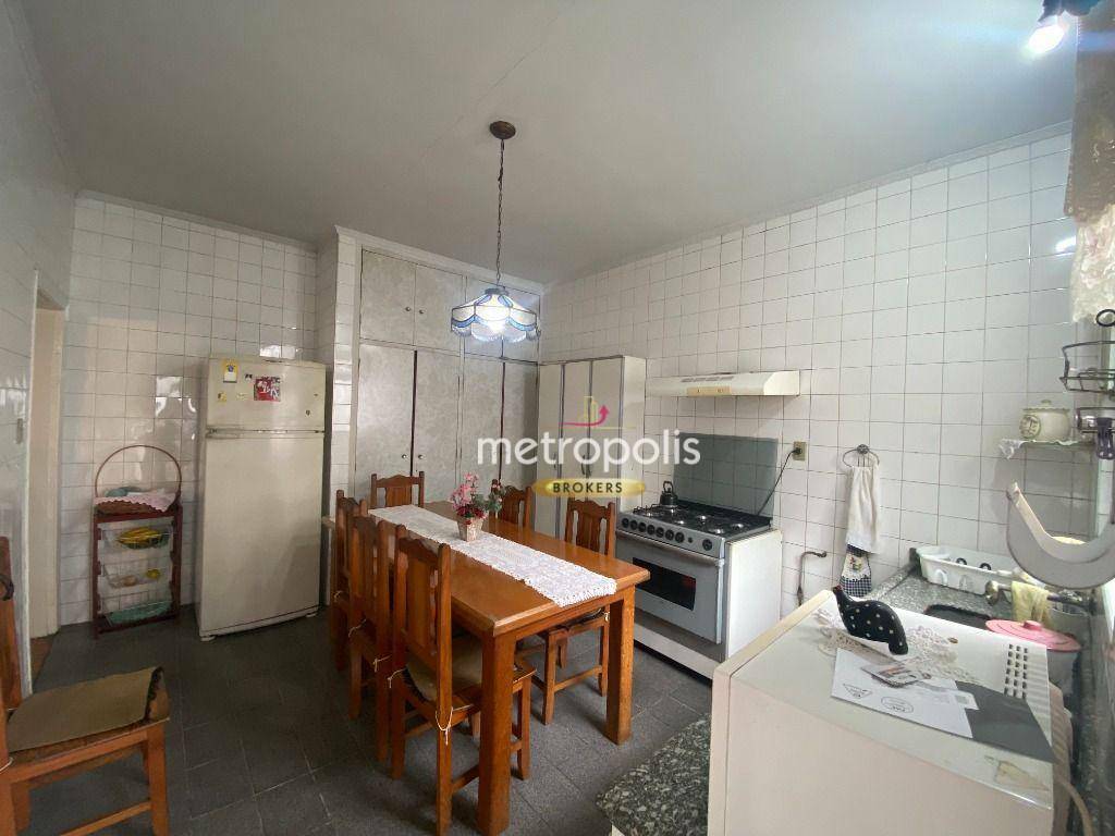 Casa para alugar com 3 quartos, 250m² - Foto 8