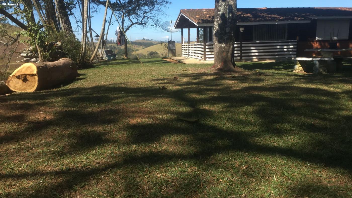 Sítio à venda com 3 quartos, 150m² - Foto 1