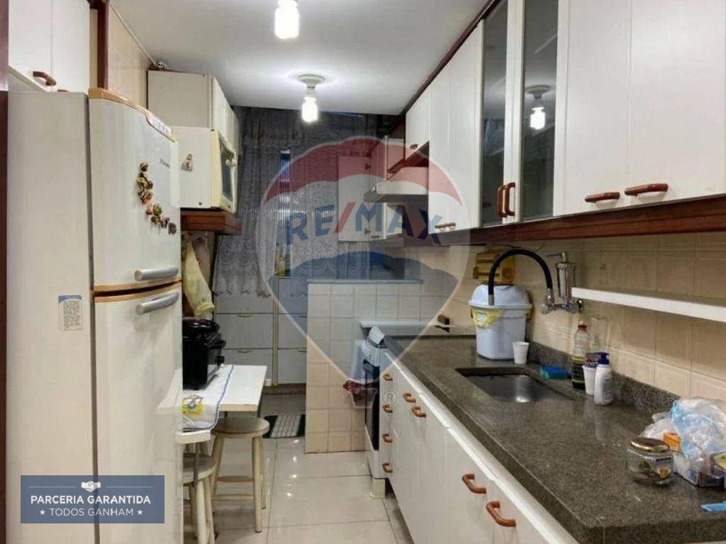 Apartamento à venda com 2 quartos, 75m² - Foto 20