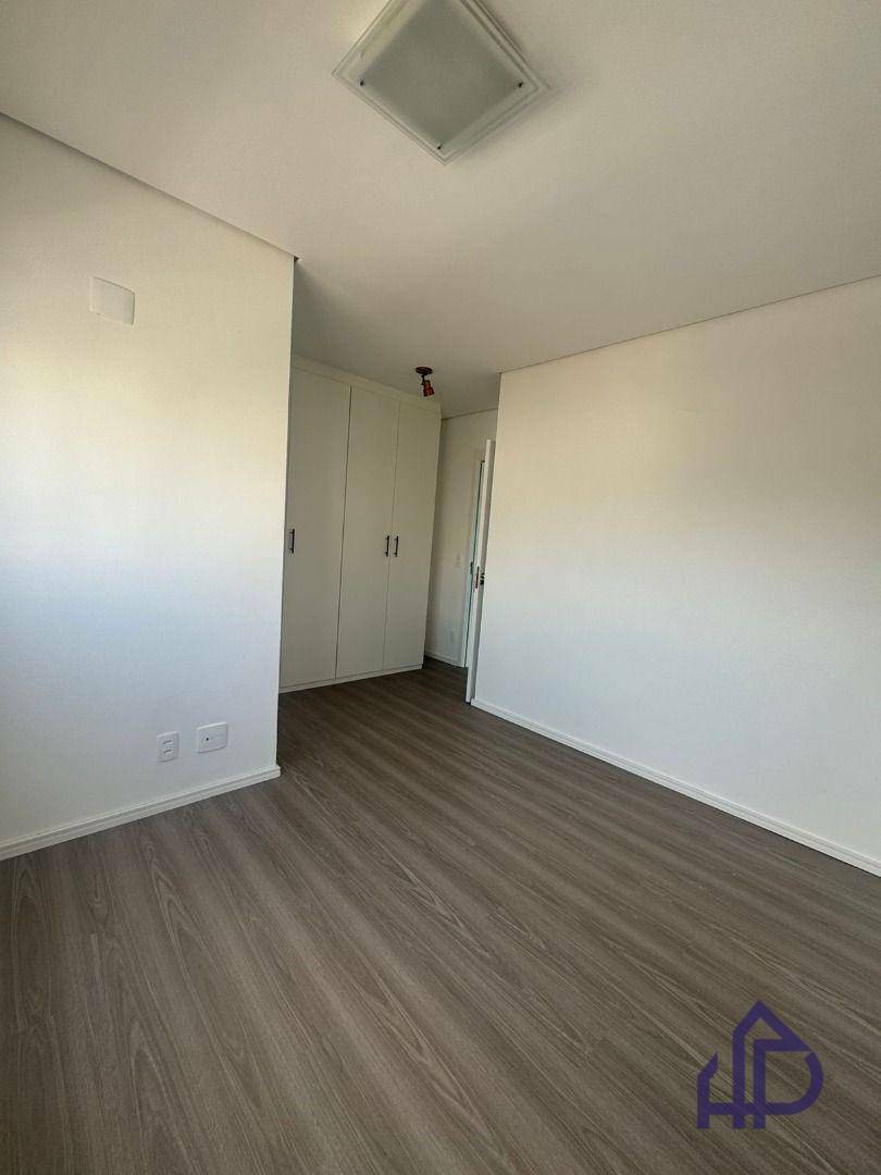 Apartamento para alugar com 3 quartos, 190m² - Foto 7