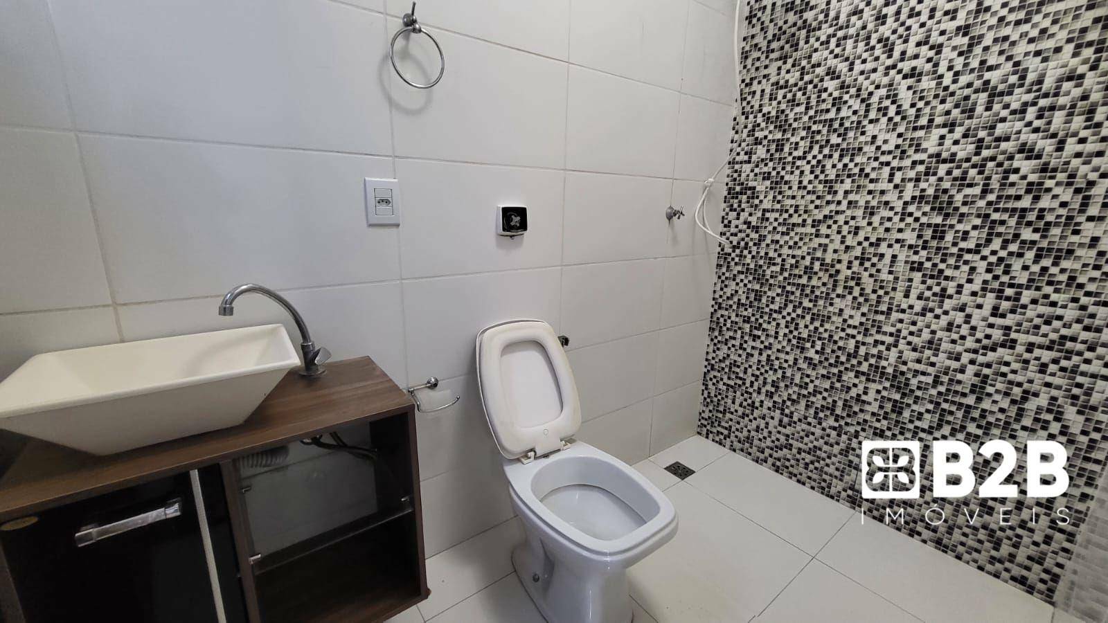 Casa à venda e aluguel com 3 quartos, 218m² - Foto 5