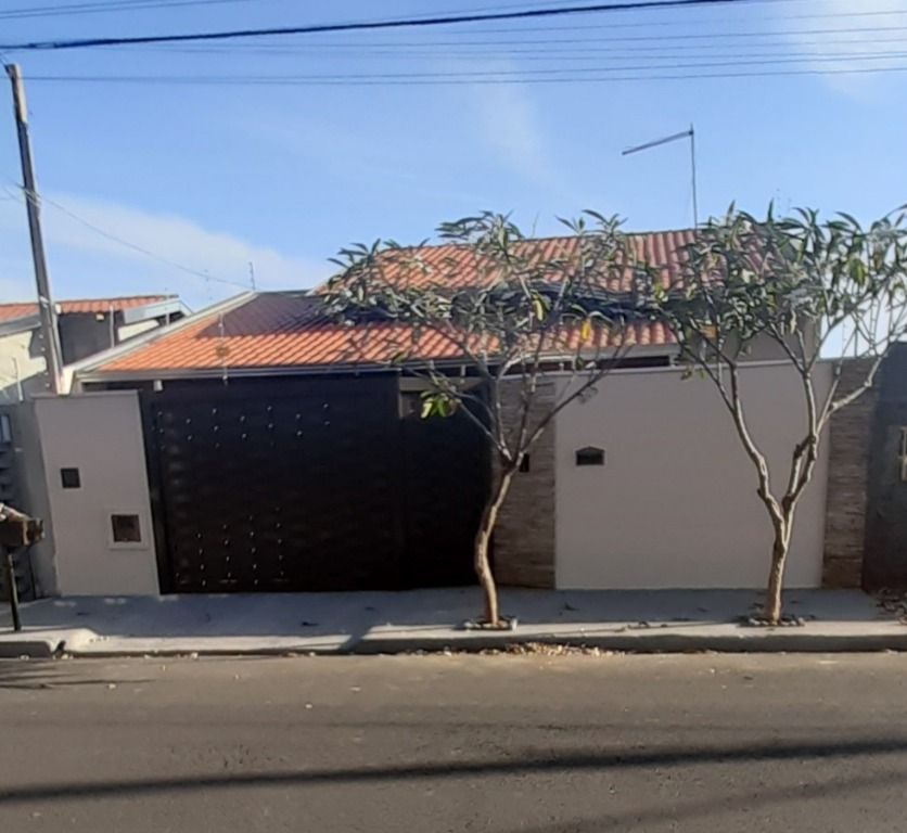 Casa à venda com 3 quartos, 170m² - Foto 1