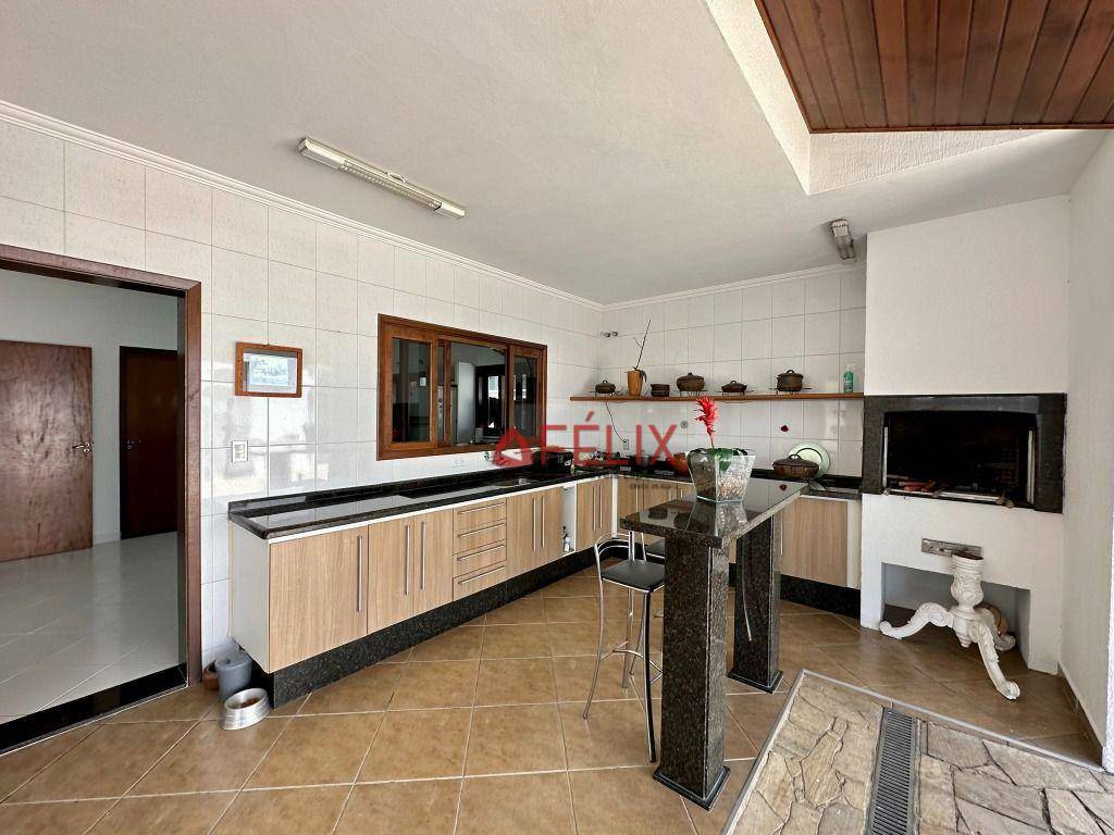 Sobrado à venda com 4 quartos, 317m² - Foto 16