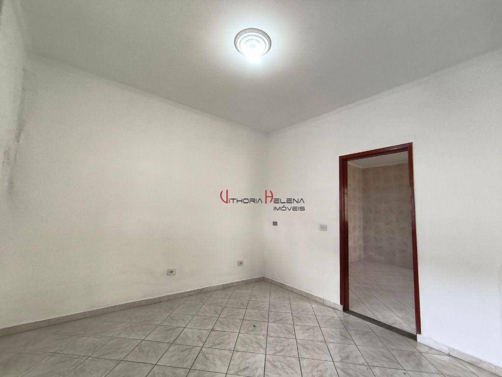 Casa para alugar com 3 quartos, 130m² - Foto 4
