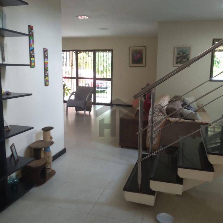 Casa de Condomínio à venda com 6 quartos, 340m² - Foto 2