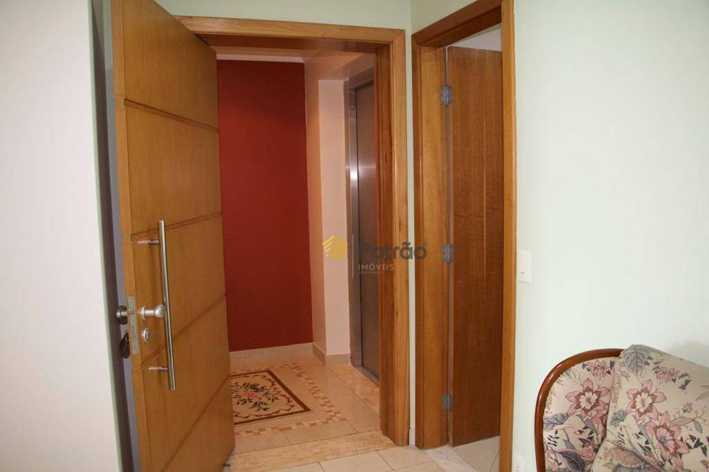 Apartamento à venda com 4 quartos, 215m² - Foto 12