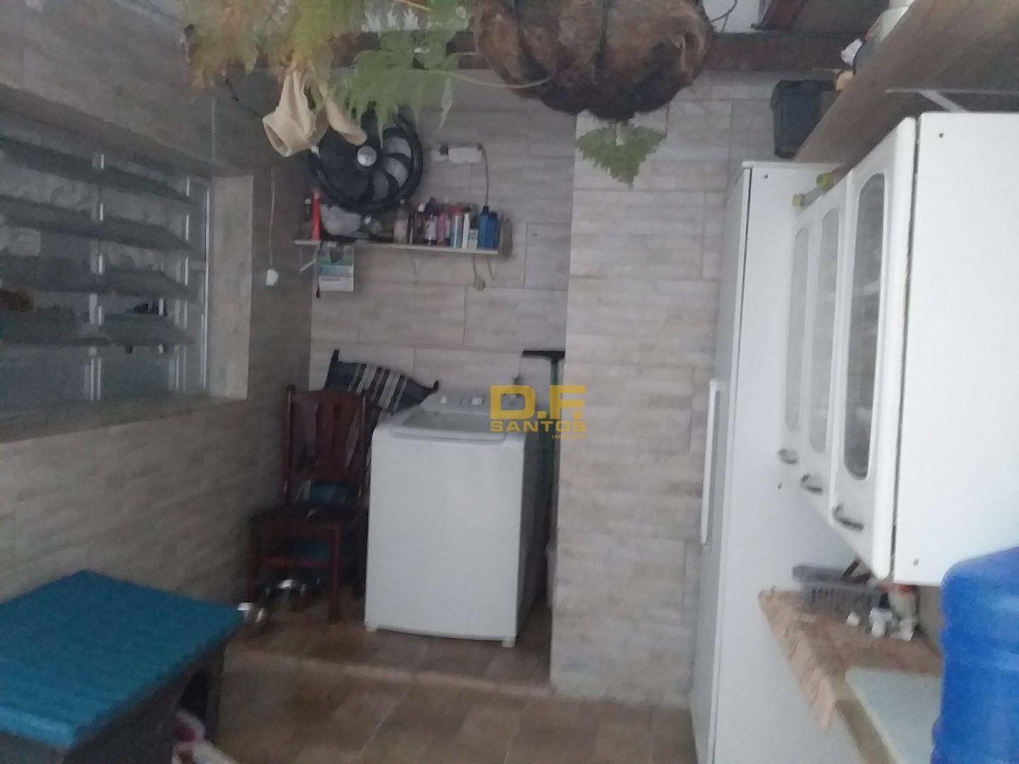 Casa à venda com 2 quartos, 140m² - Foto 2