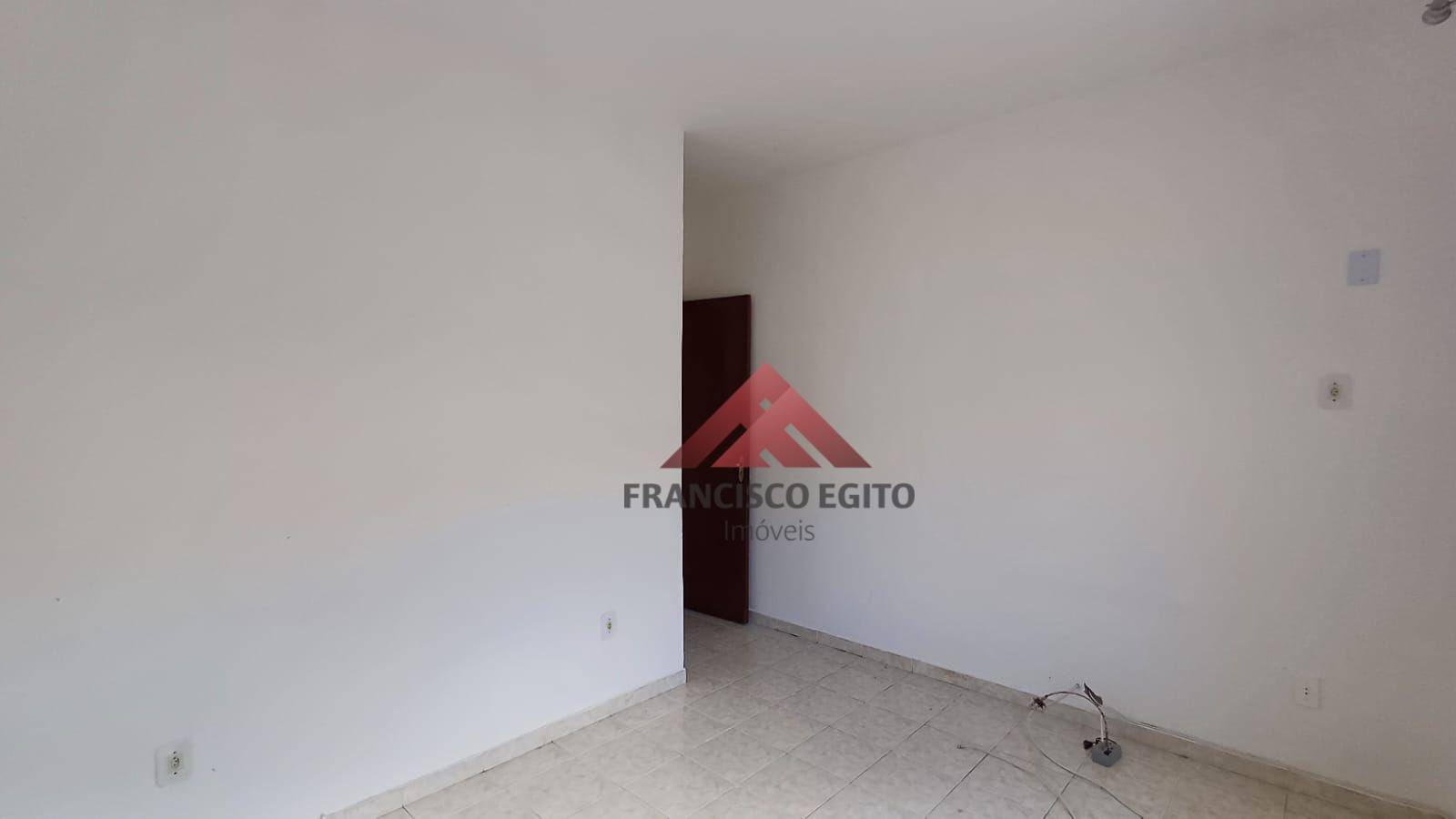 Casa à venda com 2 quartos, 78m² - Foto 9