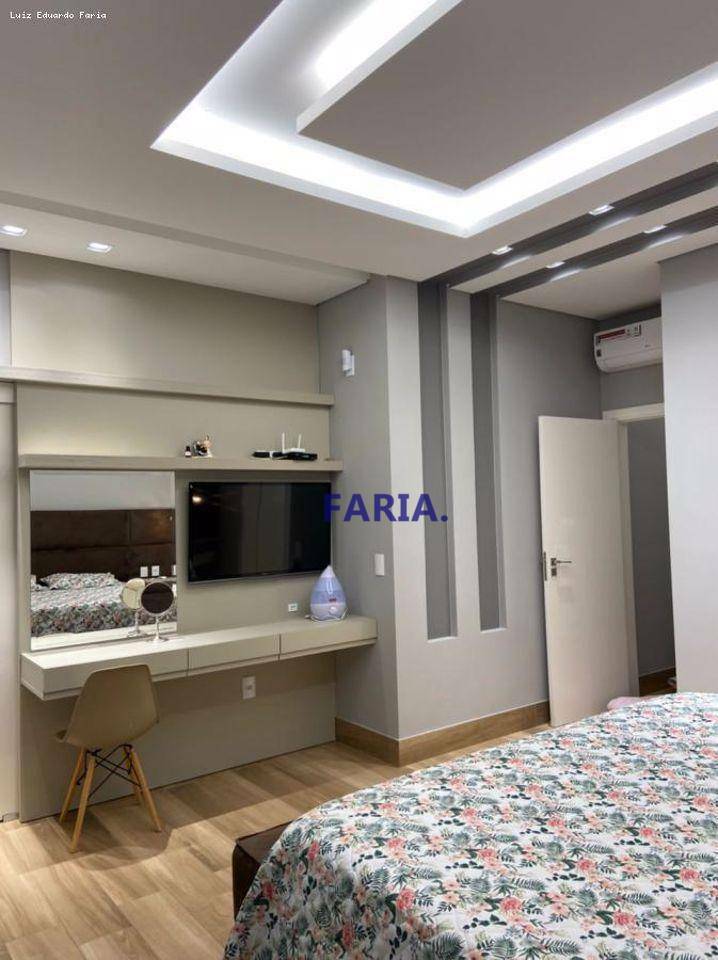 Casa à venda com 3 quartos, 338m² - Foto 12