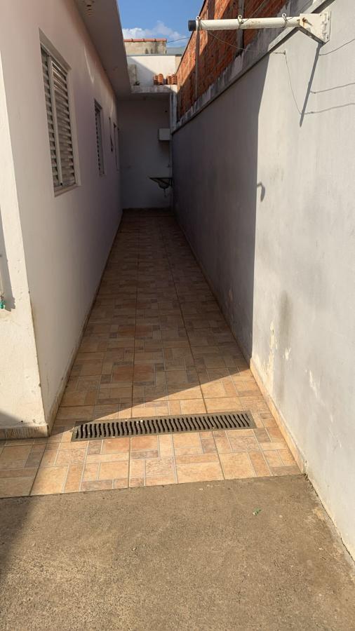 Casa para alugar com 2 quartos, 90m² - Foto 17