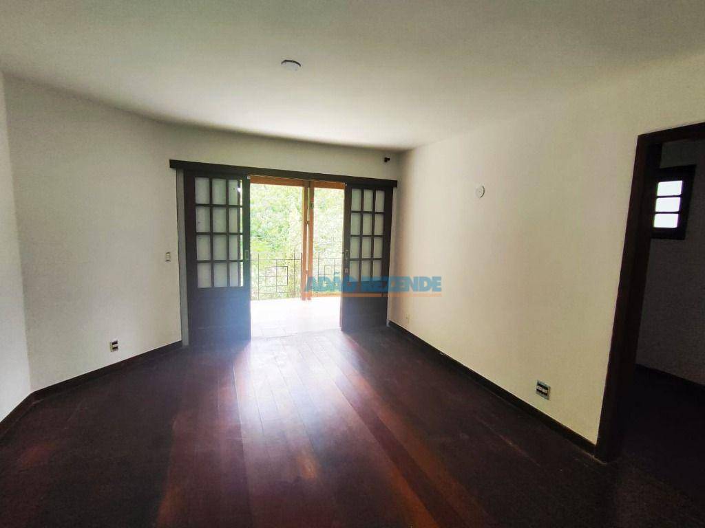 Casa à venda com 4 quartos, 219m² - Foto 9