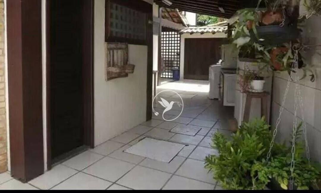 Casa de Condomínio à venda com 3 quartos, 180m² - Foto 4