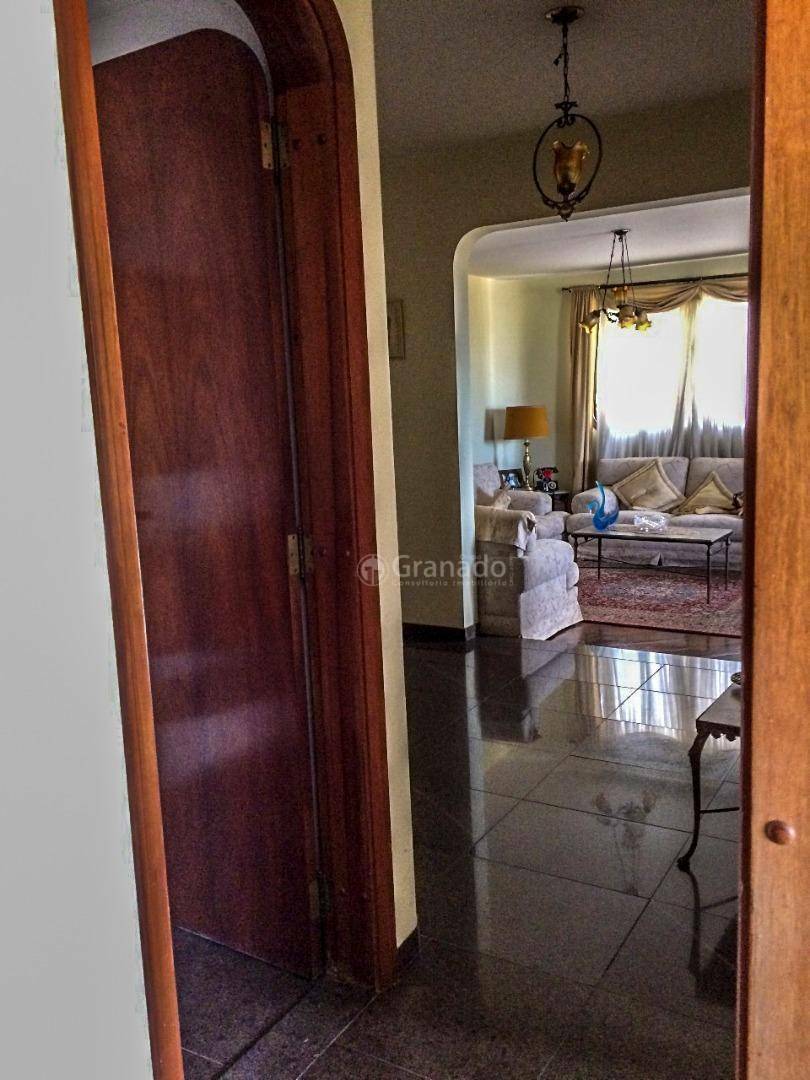 Apartamento à venda com 4 quartos, 210m² - Foto 25