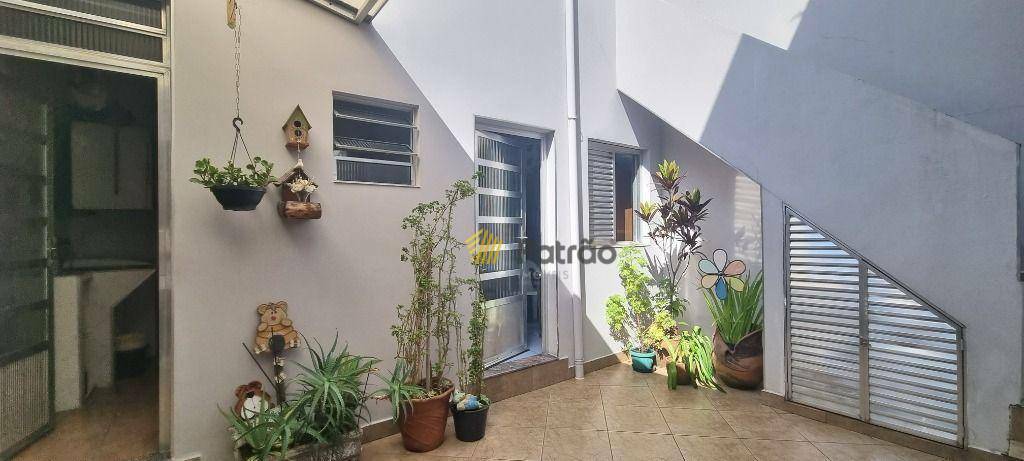 Sobrado à venda com 3 quartos, 205m² - Foto 3