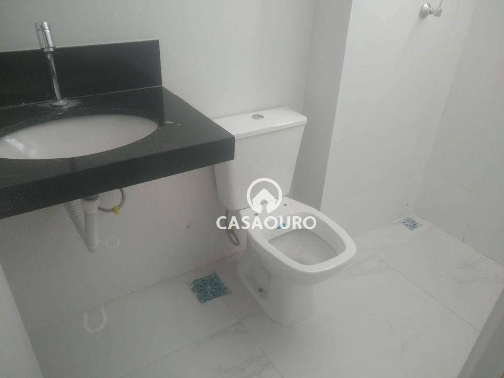 Apartamento à venda com 2 quartos, 64m² - Foto 2