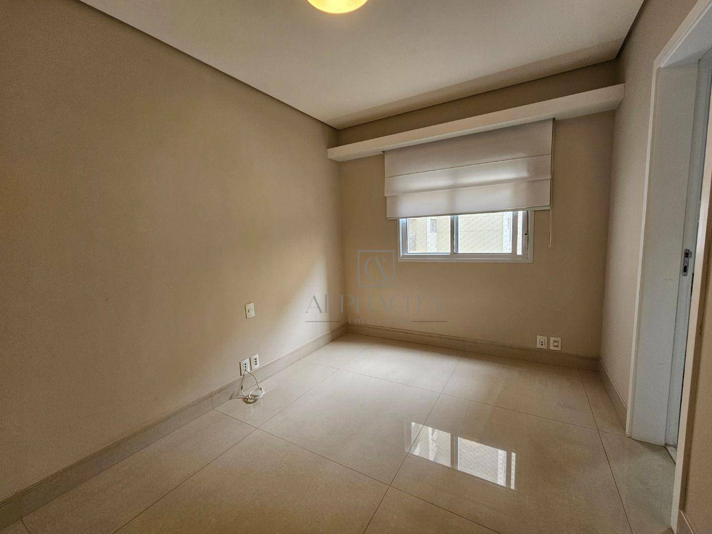 Apartamento à venda com 3 quartos, 212m² - Foto 6