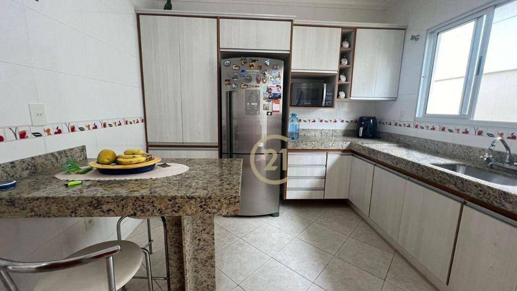 Casa de Condomínio à venda com 3 quartos, 204m² - Foto 5