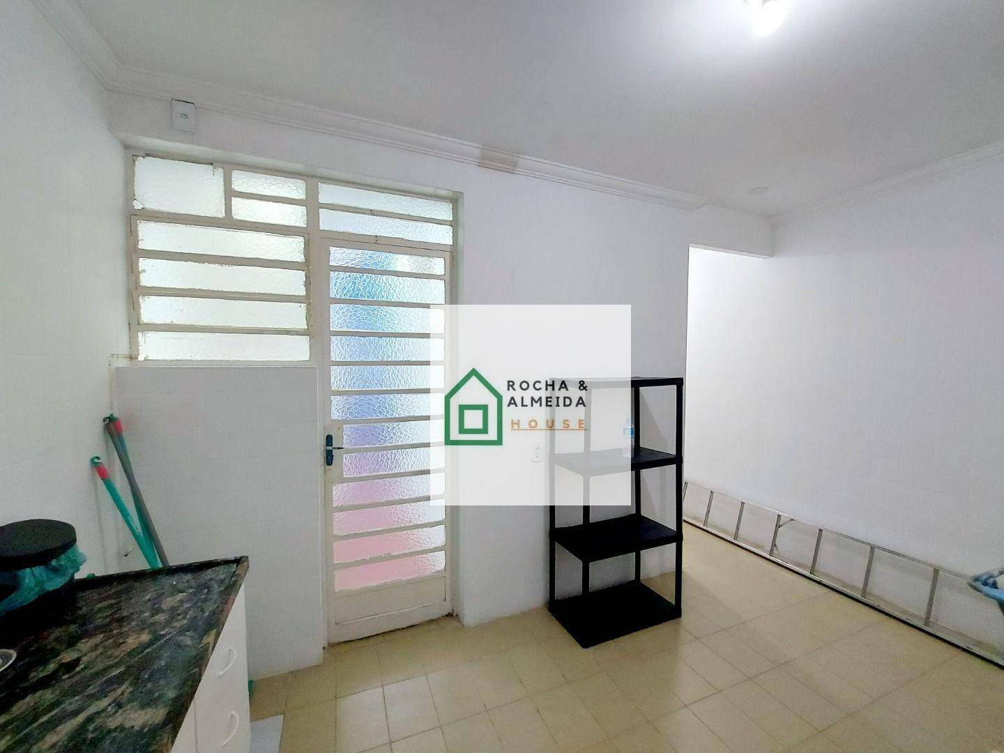 Casa para alugar com 4 quartos, 160m² - Foto 15