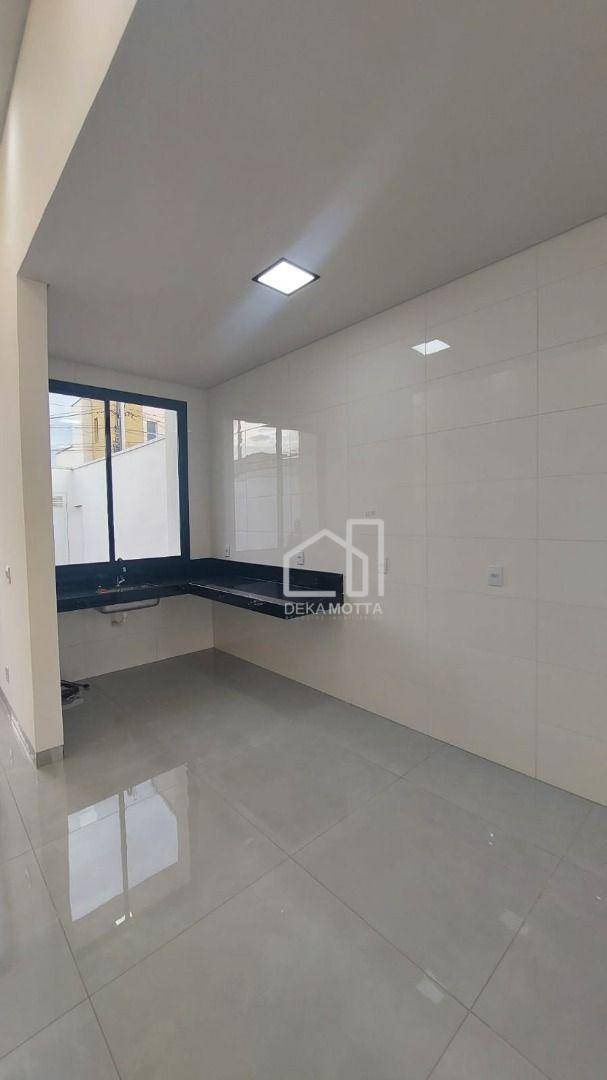 Casa à venda com 3 quartos, 125m² - Foto 4