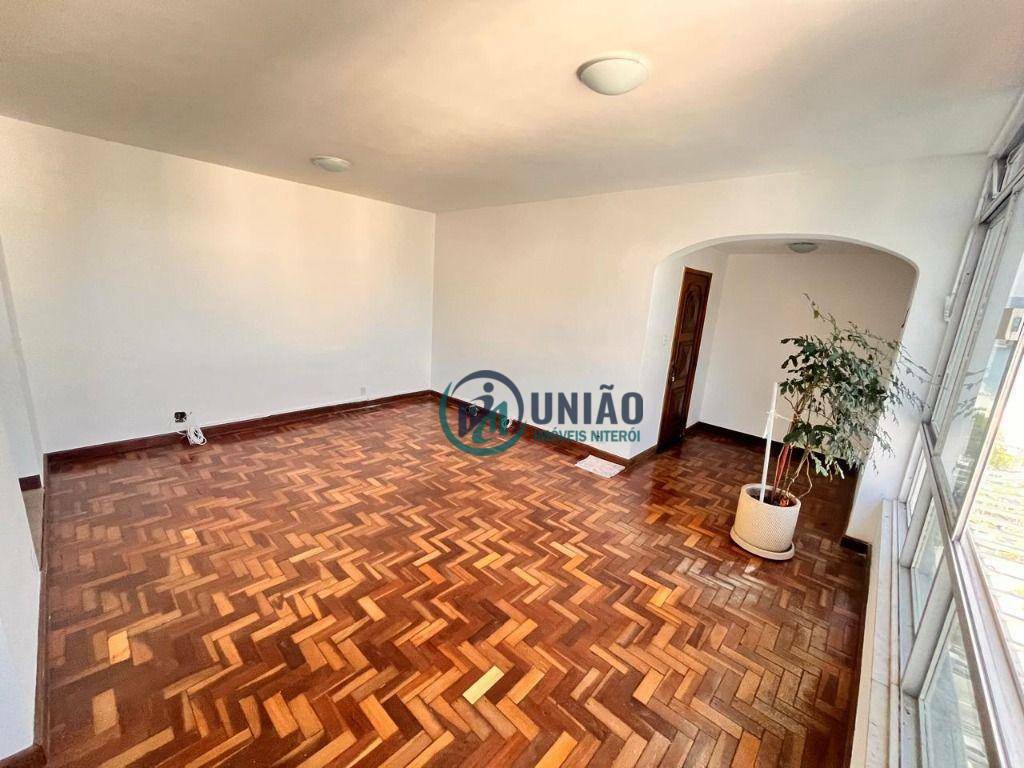 Apartamento à venda com 3 quartos, 130m² - Foto 7