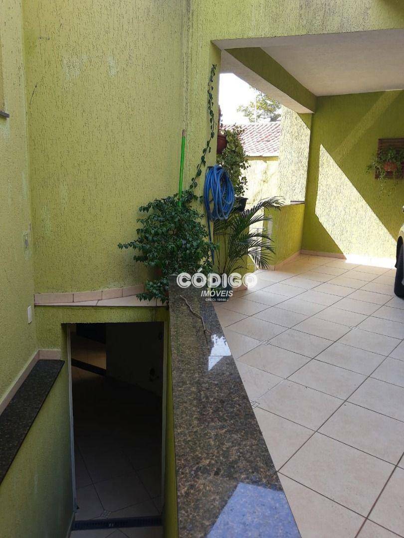 Sobrado à venda com 3 quartos, 234m² - Foto 6