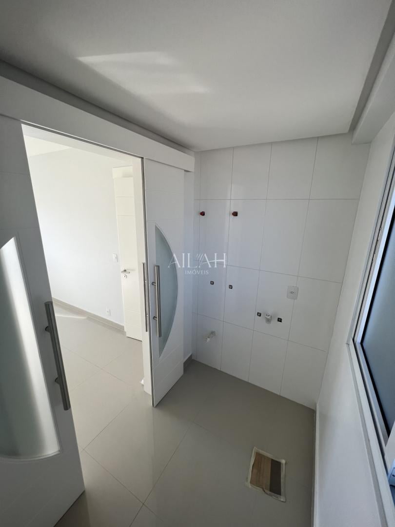 Apartamento à venda com 2 quartos, 71m² - Foto 4