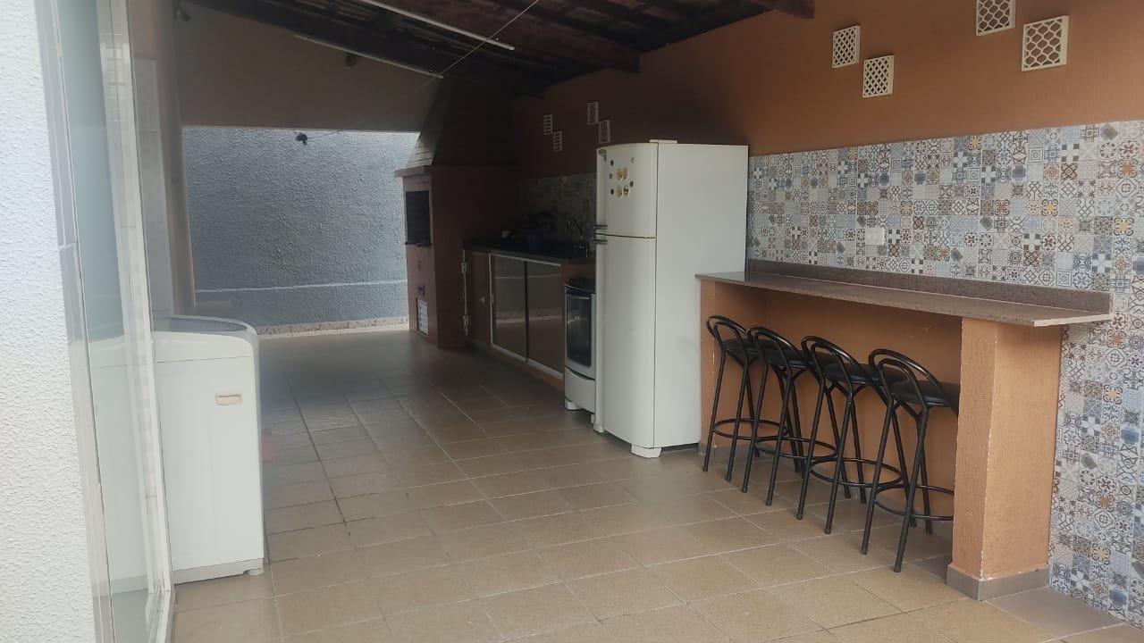 Casa à venda com 3 quartos, 197m² - Foto 8