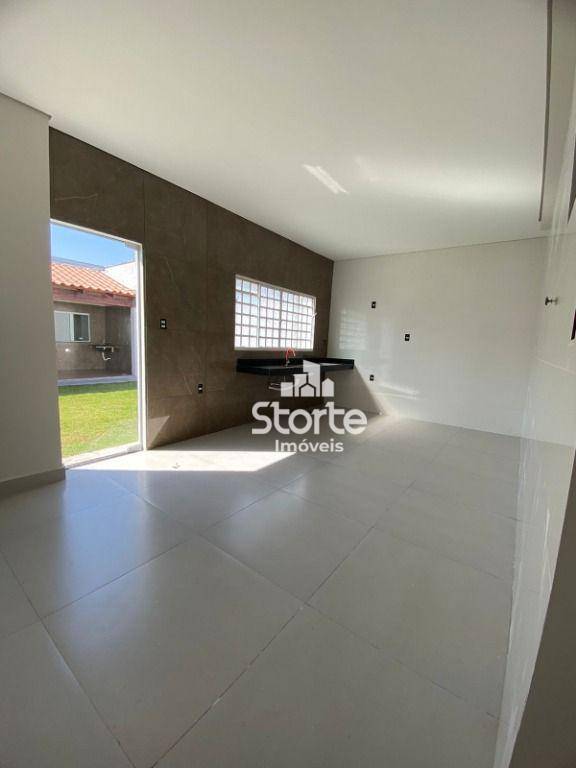 Casa à venda com 4 quartos, 150m² - Foto 2