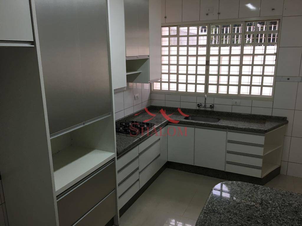 Casa à venda com 3 quartos, 195m² - Foto 5