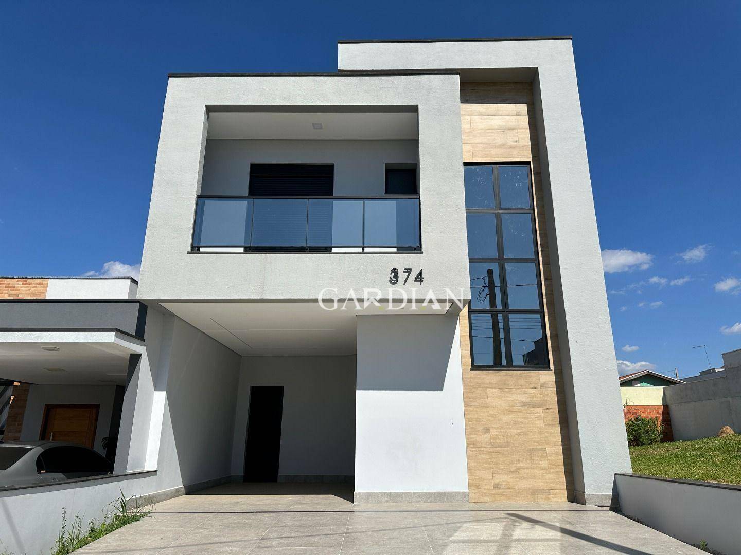 Sobrado à venda com 3 quartos, 198m² - Foto 1