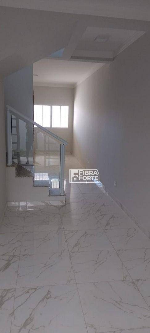 Casa à venda com 3 quartos, 123m² - Foto 2