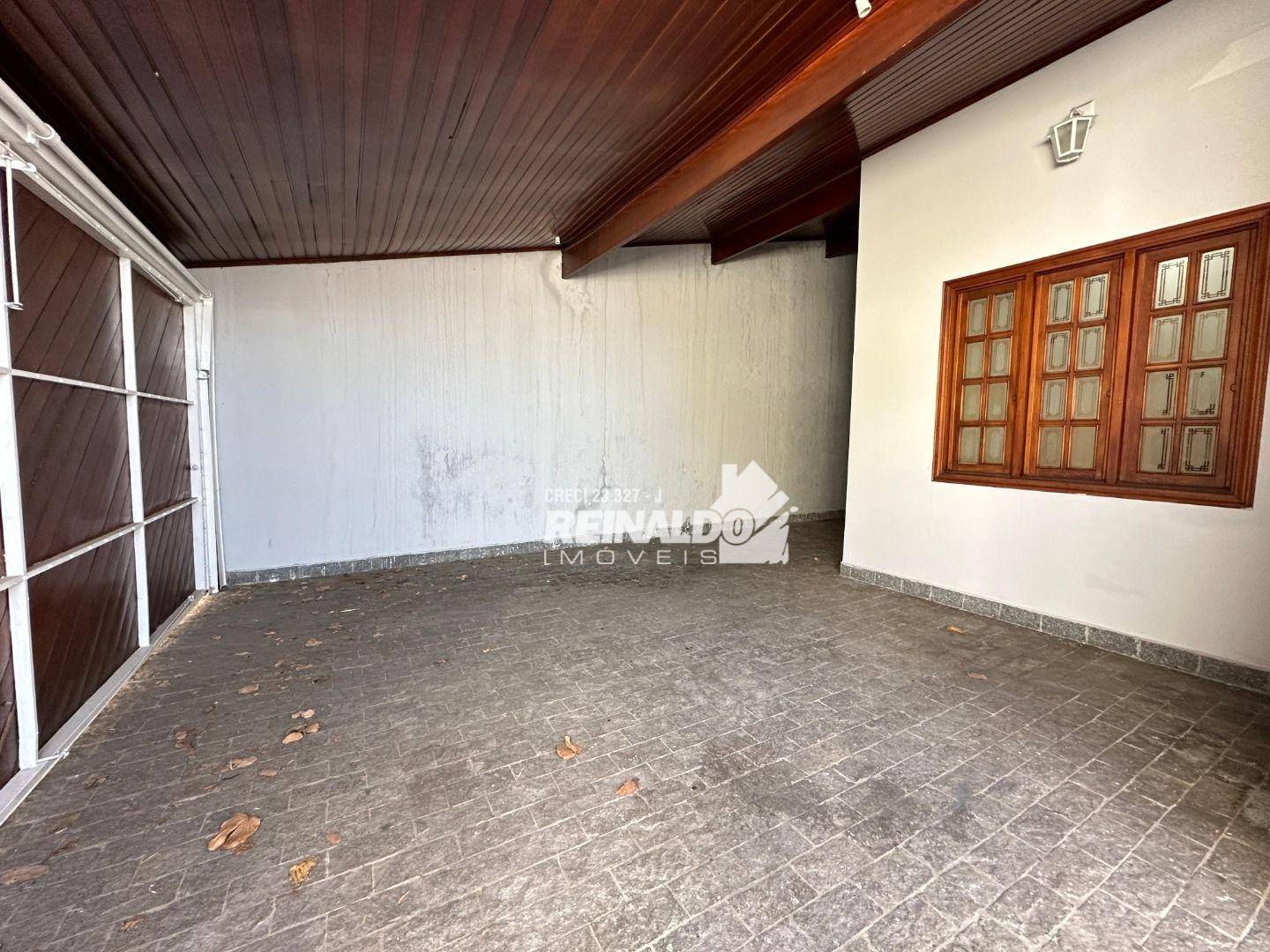 Casa para alugar com 3 quartos, 315m² - Foto 3