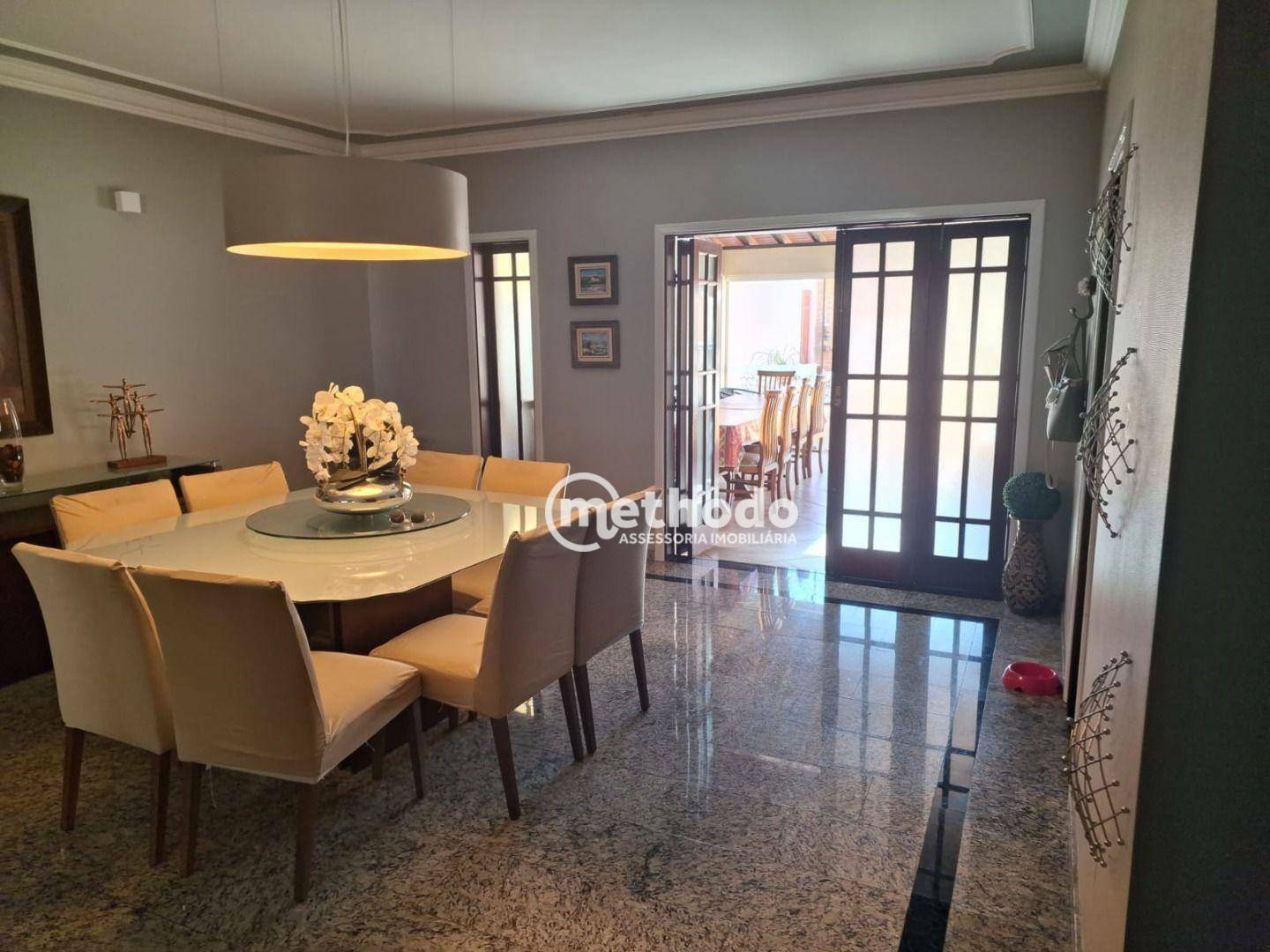 Casa à venda com 4 quartos, 330m² - Foto 61