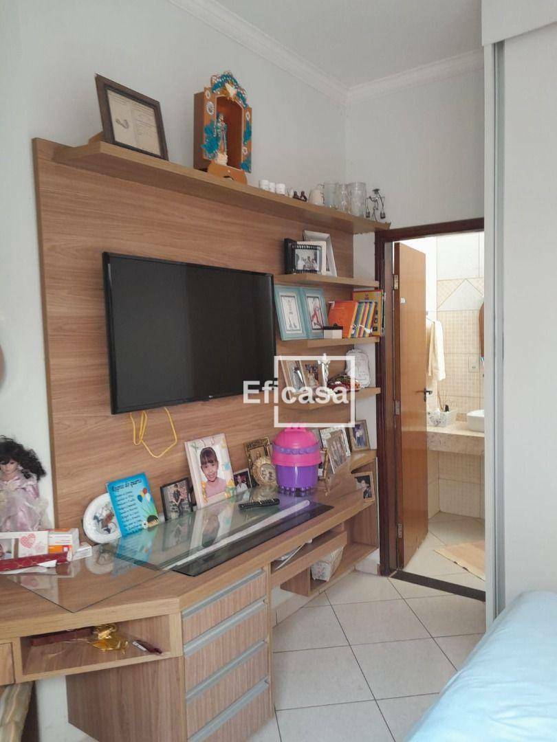 Casa à venda com 3 quartos, 220m² - Foto 14