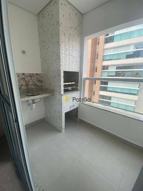 Apartamento à venda com 2 quartos, 62m² - Foto 2