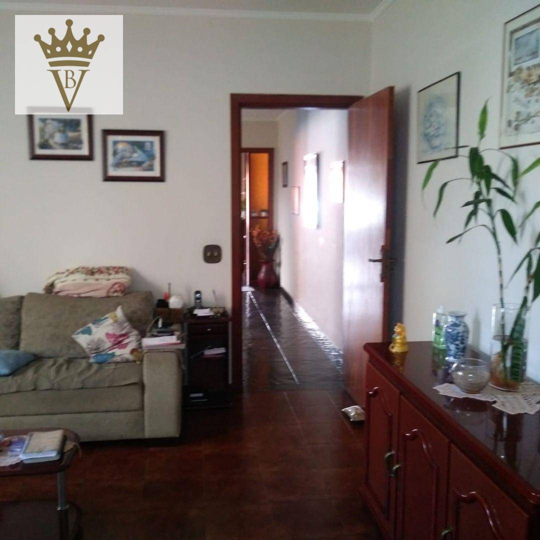 Casa à venda com 4 quartos, 300m² - Foto 1