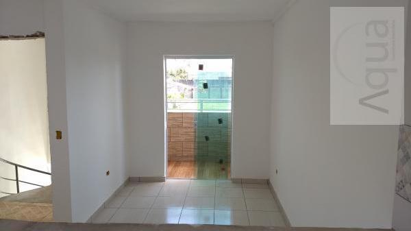 Casa à venda com 2 quartos, 65m² - Foto 2